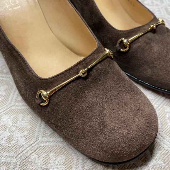 Authentic Vintage Gucci Suede Heels - Picture 8 of 10